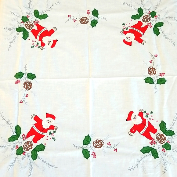Vtg Christmas Tablecloth & Napkins Set - Picture 2 of 10